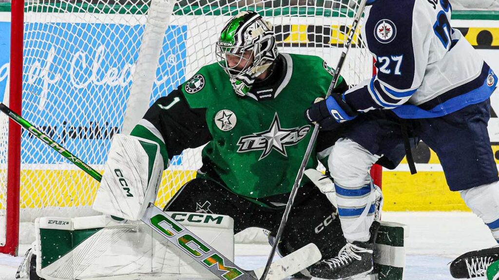 Poirier perfect as Stars sweep away Moose | TheAHL.com