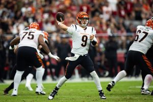 Cincinnati Bengals QB Joe Burrow (9) throws a pass against the Arizona Cardinals.