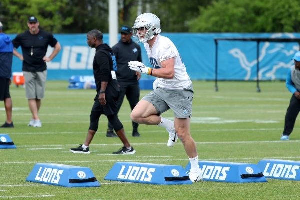 Detroit Lions linebacker Jack Campbell goes through drills at the team's rookie minicamp.