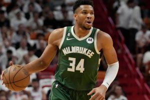 Giannis Antetokounmpo, Damian Lillard Could Both Miss Game 5