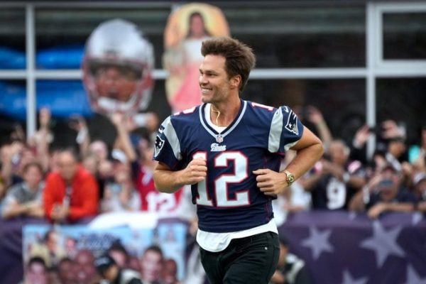 Jerod Mayo’s Thoughts on the Potential Return of Tom Brady to the Patriots Former NFL QB Tom Brady runs onto the field at Gillette Stadium.
