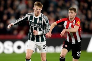 Erik ten Hag could be without Scott McTominay for Crystal Palace game and even beyond - Man United News And Transfer News