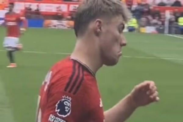 (Video) - Rasmus Hojlund's reaction to Kobbie Mainoo being substituted against Burnley