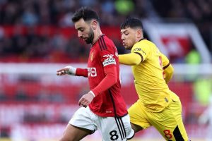 "He's won nothing!": Roy Keane fiercely clashes with Ian Wright over huge Bruno Fernandes claim - Man United News And Transfer News