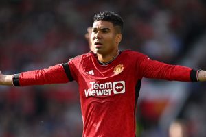 Dutch legend Ruud Gullit blames Man United's woes on "over-seasoned" stars, names two examples - Man United News And Transfer News
