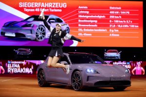 Stuttgart | Rybakina cruises to 3rd title of the season