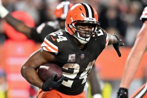 Nick Chubb #24 of the Cleveland Browns reacts after scoring a touchdown during the fourth quarter of the game against the Cincinnati Bengals at FirstEnergy Stadium on October 31, 2022 in Cleveland, Ohio.