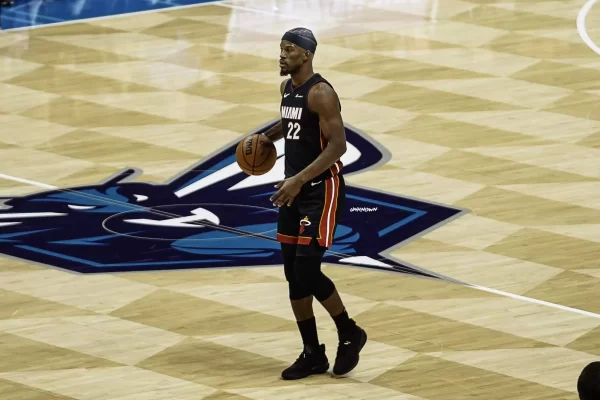 Butler criticizes Hart, suggests Knicks would be at home if he were healthy