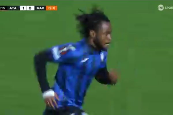 Ademola Lookman's deflected strike gives Atalanta a 2-1 lead on aggregate against Marseille