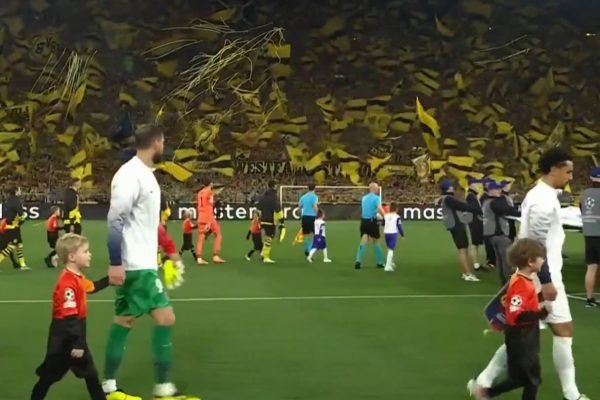 Borussia Dortmund atmosphere "best" ever seen says Ally McCoist