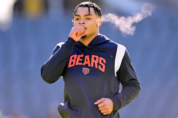 Analyst Unreservedly Shares Opinions on Justin Fields’ Possible Return as Kick Returner Justin Fields #1 of the Chicago Bears warms up before the game against the Green Bay Packers at Soldier Field on December 04, 2022 in Chicago, Illinois.