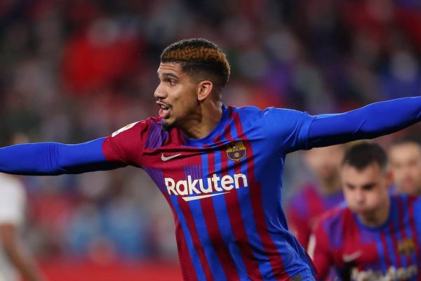 Man United to face stiff competition from Chelsea for Ronald Araujo - Man United News And Transfer News