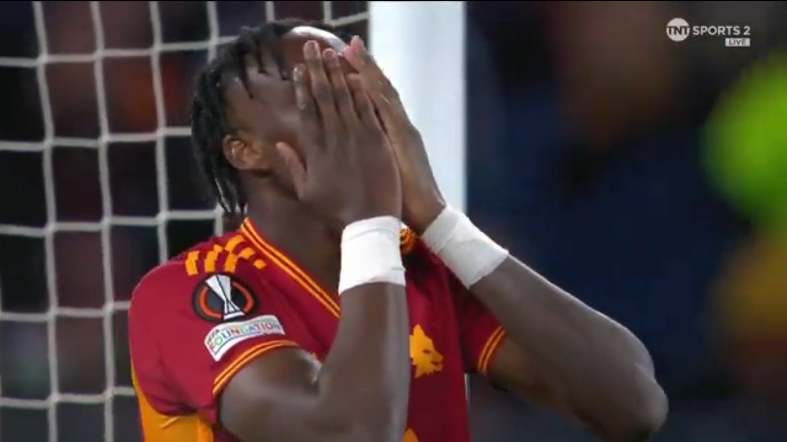 Watch: Former Chelsea striker embarrassingly misses open net from a yard out