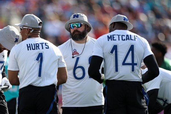 NFC center Jason Kelce (62) of the Philadelphia Eagles during the 2024 Pro Bowl at Camping World Stadium.