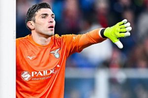 Chrīstos Mandas: Man City pushing the hardest to sign Man United target as they make contact with his camp - Man United News And Transfer News