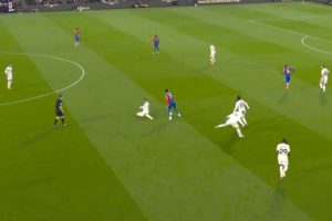 Michael Olise sits down Casemiro as Man United carved open