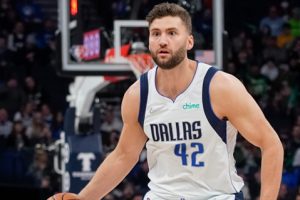 Maxi Kleber Suffers Fully Dislocated Shoulder