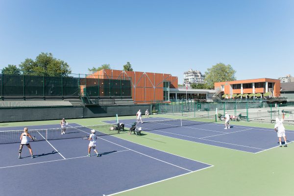 Oleksiuk and White Celebrate Double Victories at the Masters Players hit on the court at the Vancovuer Lawn Tennis and Badminton Club. It hosted an ITF Masters event in April, while Robert Oleksiuk and Gilbert White won ITF titles abroad.