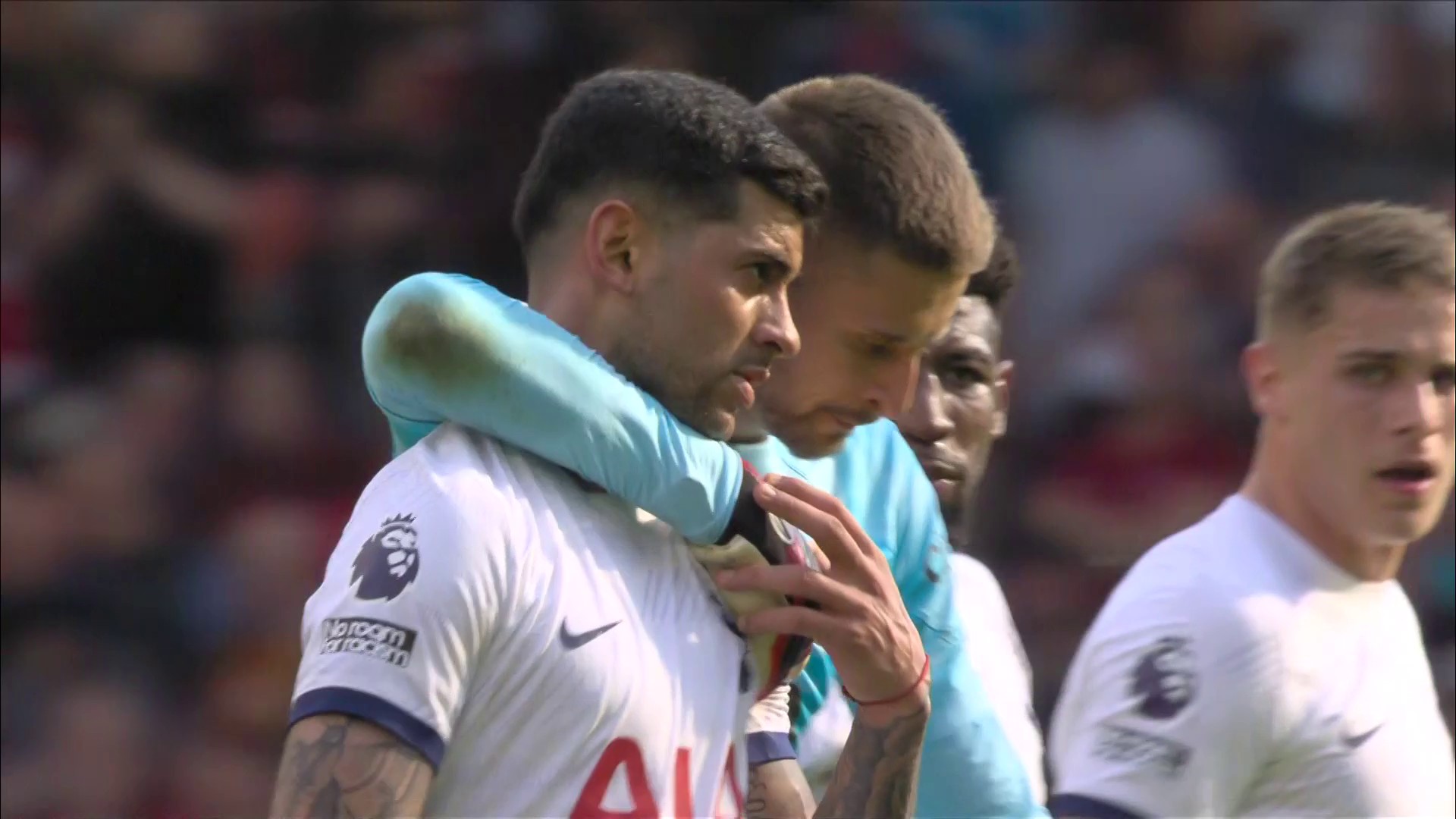 Roy Keane reacts to Cristian Romero and Emerson Royal's half-time spat