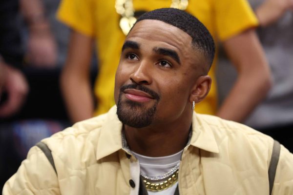 Jalen Hurts Is Looking Ripped In Latest Photo