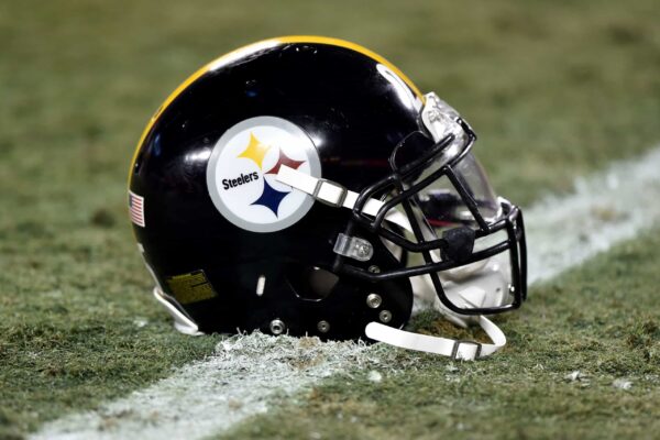 Steelers Sign WR To One-Year Deal