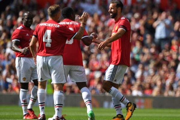 Decision next week: Man United legend offered return to Old Trafford as part of Ten Hag's staff