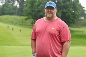 C.T. Pan uses four caddies, including fan, in fourth round of RBC Canadian Open