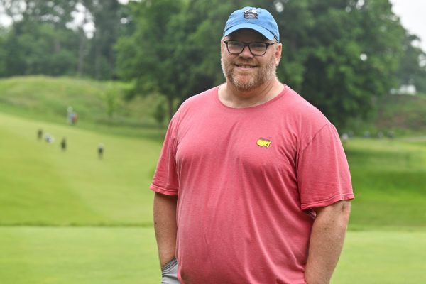 C.T. Pan uses four caddies, including fan, in fourth round of RBC Canadian Open