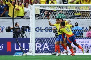 Crystal Palace star opens scoring for Colombia with header vs. Paraguay