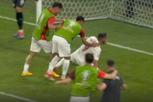 Video: Cenk Tosun scores stunning stoppage time winner to confirm Turkey's qualification to the next round