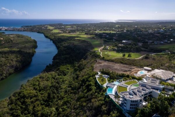 Live on this Casa de Campo course with ocean, river views