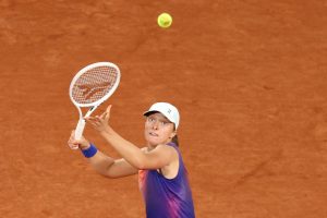 Paris | Birthday girl Swiatek re-sets