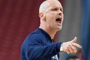 Lakers 'Working To Convince' Dan Hurley To Take Job, Decision Not Expected Until Next Week