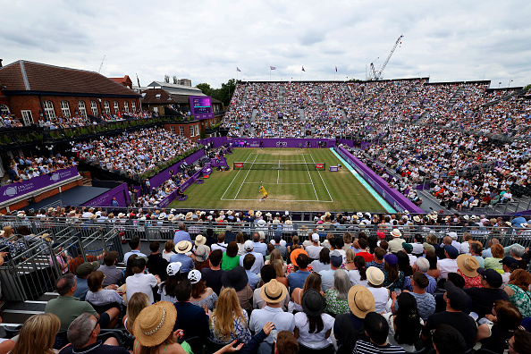 London | Secretive talks are being questioned by the Queen’s Club membership.