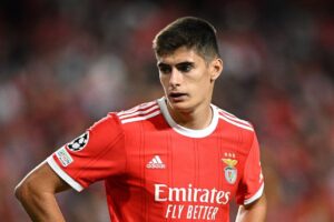 Manchester United planning stunning €270 million triple raid on Benfica - Man United News And Transfer News