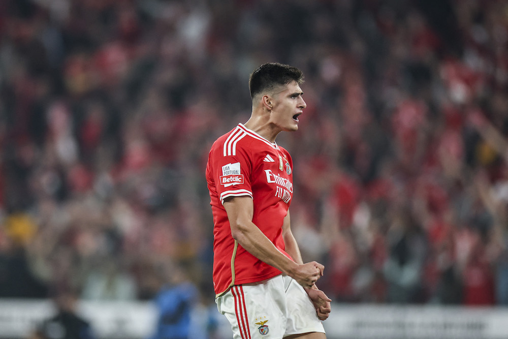 Newcastle consider move for 20-year-old Portugal superstar