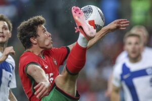 Paris Saint-Germain enter the race for long-term Manchester United target Joao Neves - Man United News And Transfer News