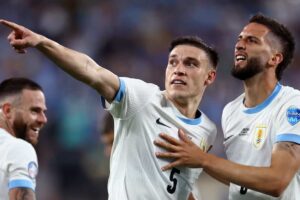 Paris Saint-Germain and Manchester United in talks in last few hours over Manuel Ugarte - Man United News And Transfer News