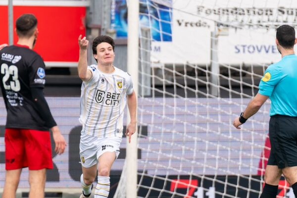 Report: Paxten Aaronson loaned to Utrecht