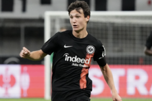 Paxten Aaronson signs contract extension with Eintracht Frankfurt, loaned to FC Utrecht