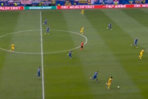 Ukraine take the lead against Slovakia with a goal from Yaremchuk