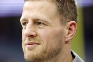 Texans GM Comments On If JJ Watt Could Return This Season