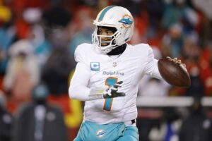 Insider Calls Out Dolphins For Not Paying Tua Tagovailoa