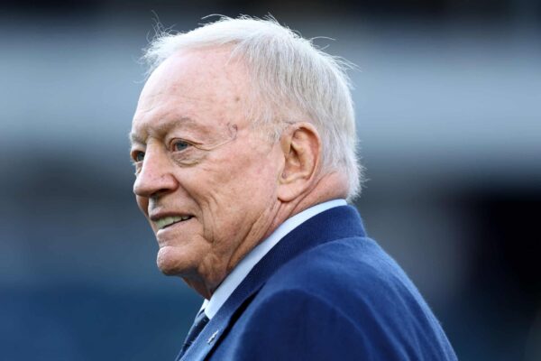 Cowboys Legend Says Jerry Jones 'Is Screwed' Over Contract Situations