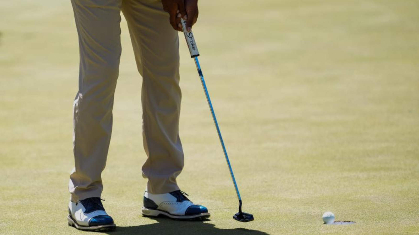 WATCH: Anirban Lahiri incredibly misses a $4million putt from two feet