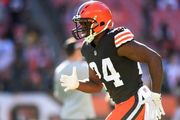 Nick Chubb’s Statement on His NFL Return is Loud and Clear Deshaun Watson Reveals His Thoughts On Nick Chubb's Recent Viral Video