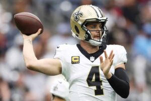 Analyst Makes A Bold Statement About Derek Carr