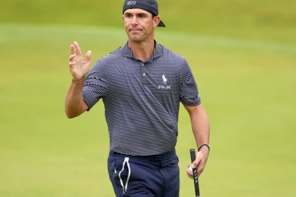 Billy Horschel holds lead with Scottie Scheffler trailing by two strokes at 2024 British Open Billy Horschel leads, Scottie Scheffler two back at 2024 British Open