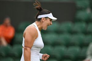 Bianca Andreescu fist pumps R1 Wimbledon 2024