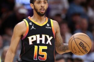 Milwaukee Bucks sign guard Cameron Payne to a one-year deal Cam Payne